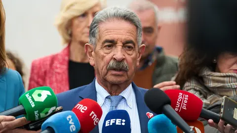 1/12/22  SANTANDER
ep Pilar Alegr&iacute;a 
La ministra de Educaci&oacute;n, Pilar Alegr&iacute;a; el presidente de Cantabria, Miguel &Aacute;ngel Revilla; y la consejera de Educaci&oacute;n, Marina Lomb&oacute;, visitan el CEIP Leonardo Torres Quevedo.

FOTO: JUAN MANUEL SERRANO ARCE
