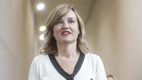 ROBER SOLSONA&hellip;20221116&hellip;VALENCIA&hellip;.La ministra de Educaci&oacute;n y Formaci&oacute;n Profesional, Pilar Alegr&iacute;a, atiende a los medios con motivo de la inauguraci&oacute;n del XVI Congreso Estatal de la Inspecci&oacute;n de Educaci&oacute;n. 
