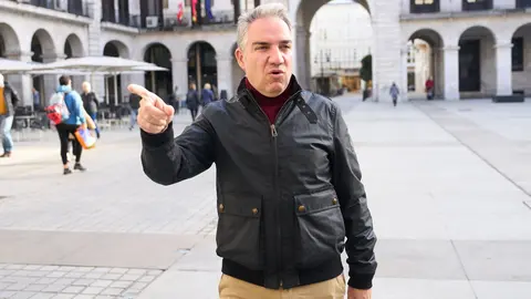14/2/23  SANTANDER
ep pp Elias Bendodo 


El&iacute;as Bendodo, hace un recorrido por Santander y visita el mercado de La Esperanza, junto con la presidenta auton&oacute;mica del PP, Mar&iacute;a Jos&eacute; S&aacute;enz de Buruaga, y la alcaldesa de la capital, Gema Igual

FOTO: Juan Manuel Serrano Arce

