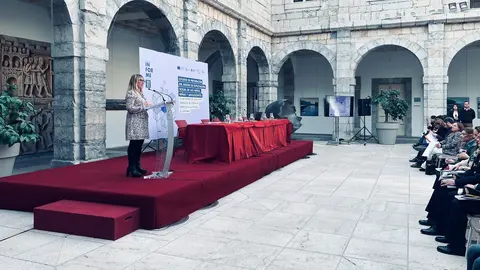 11:00 horas. Parlamento de C&aacute;ntabra. La consejera de Empleo y Pol&iacute;ticas Sociales, Eugenia G&oacute;mez de Diego, acompa&ntilde;ada por la directora del Instituto C&aacute;ntabros de Servicios Sociales (ICASS), Mar&iacute;a Antonia Mora, presenta el `Informe ESIA: Estudio de prevenci&oacute;n del riesgo de explotaci&oacute;n sexual de los ni&ntilde;os, ni&ntilde;as y adolescentes en los centros&acute;. de acogimiento residencial del sistema de protecci&oacute;n de la infancia de Cantabria.