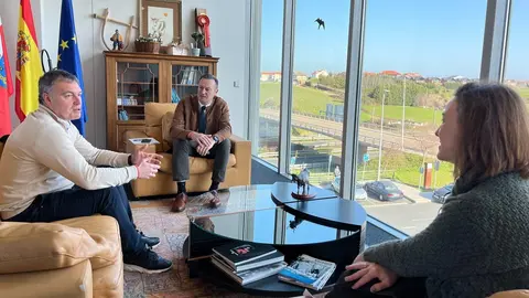 11:00 horas
 
El consejero de Desarrollo Rural, Ganader&iacute;a, Pesca, Alimentaci&oacute;n y Medio Ambiente, Guillermo Blanco, se re&uacute;ne con el alcalde de Ruesga, Jes&uacute;s Ram&oacute;n Ochoa.