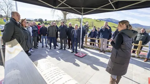 11:00 horas. Teatro de Orejo. Marina de Cudeyo
El presidente Cantabria, Miguel &Aacute;ngel Revilla, y el consejero de Obras P&uacute;blicas,
Ordenaci&oacute;n del Territorio y Urbanismo, Jos&eacute; Luis Gochicoa, inauguran las obras de
mejora de la CA-420 entre Orejo y Rubayo. 24 FEBRERO 2023 &copy; Miguel De la Parra