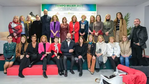 10:00 horas. Antigua C&aacute;mara de Comercio de Torrelavega. La consejera de Econom&iacute;a y Hacienda, Ana Bel&eacute;n &Aacute;lvarez, inaugura las jornadas `Por un mundo digital inclusivo: Innovaci&oacute;n y Tecnolog&iacute;a para la igualdad de g&eacute;nero&rsquo; en el marco del D&iacute;a Internacional de la Mujer 2023, en las que tambi&eacute;n participar&aacute;n las consejeras de Presidencia, Interior, Justicia y Acci&oacute;n Exterior, Paula Fern&aacute;ndez Via&ntilde;a, y de Educaci&oacute;n y Formaci&oacute;n Profesional, Marina Lomb&oacute;. 27 de febrero de 2023 &copy; Ra&uacute;l Lucio