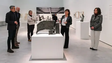12:00 horas. Fundaci&oacute;n ENAIRE (Naves de Gamazo). El vicepresidente y consejero de Universidades, Igualdad, Cultura y Deporte, Pablo Zuloaga, inaugura la exposici&oacute;n de Pablo Serrano &lsquo;La escultura como objeto vivo&rsquo;. 2 de marzo de 2023 &copy; Ra&uacute;l Lucio