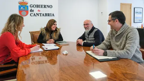 11:00 horas. Despacho de la consejera de Presidencia, Interior, Justicia y Acci&oacute;n Exterior. La consejera de Presidencia, Interior, Justicia y Acci&oacute;n Exterior, Paula Fern&aacute;ndez, se re&uacute;ne con responsables de la prueba deportiva de Los 10.000 del Soplao. 2 de marzo de 2023 &copy; Ra&uacute;l Lucio