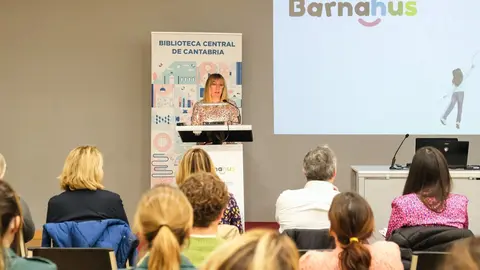 10:00 horas. Sal&oacute;n de actos de la Biblioteca Central de Cantabria, Santander. La consejera de Empleo y Pol&iacute;ticas Sociales, Eugenia G&oacute;mez de Diego, presenta el informe `Bajo el mismo techo. An&aacute;lisis del itinerario de atenci&oacute;n a ni&ntilde;os, ni&ntilde;as y adolescentes v&iacute;ctimas de violencia sexual en Cantabria y propuesta de implantaci&oacute;n del modelo Barnahaus&acute;. 3 de marzo de 2023 &copy; Ra&uacute;l Lucio