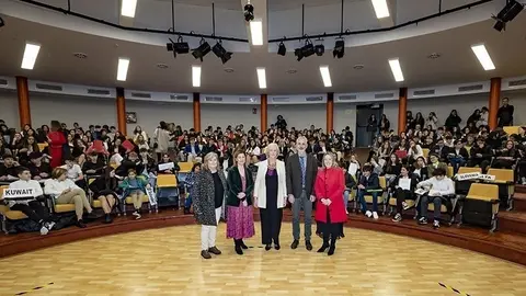 09:15 horas. Edificio Interfacultativo de la Universidad de Cantabria, Santander
La consejera de Educaci&oacute;n y Formaci&oacute;n Profesional, Marina Lomb&oacute;, asiste a la actividad de innovaci&oacute;n educativa &lsquo;Global Classroom&rsquo;.
