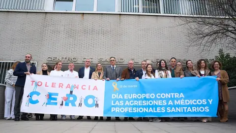 10/3/23  SANTANDER
ep Concentracion  convocada por el Foro Sanitario contra las agresiones a sanitarios, en el Centro de Salud de El Sardinero. Al acto asistir&aacute; el consejero de Sanidad, Ra&uacute;l Pesquera.




FOTO: Juanma Serrano

