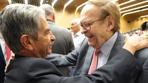 18:00 horas. Universidad Europea del Atl&aacute;ntico. El presidente de Cantabria, Miguel &Aacute;ngel Revilla, asiste a la presentaci&oacute;n del libro de Ram&oacute;n Tamames &lsquo;Historia de la estructura econ&oacute;mica de Espa&ntilde;a&rsquo;. 27 de octubre de 2022 &copy; Ra&uacute;l Lucio