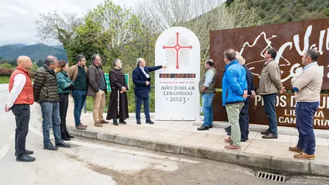 11:30 horas. Monasterio de Santo Toribio de Li&eacute;bana. El consejero de Industria, Turismo, Innovaci&oacute;n, Transporte y Comercio, Javier L&oacute;pez Marcano, participa en la inauguraci&oacute;n de la puesta en marcha del reloj de la cuenta atr&aacute;s del A&ntilde;o Jubilar Lebaniego. 28 de abril de 2022 &copy; Ra&uacute;l Lucio