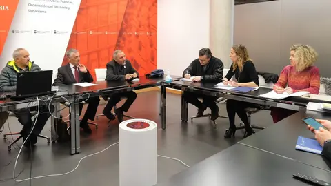 11:00 horas. Consejer&iacute;a de Obras P&uacute;blicas, Ordenaci&oacute;n del Territorio y Urbanismo (3&ordf; planta). La consejera de Obras P&uacute;blicas, Ordenaci&oacute;n del Territorio y Urbanismo, Jezabel Mor&aacute;n, se re&uacute;ne con representantes de AMA. 27 de marzo de 2023 &copy; Ra&uacute;l Lucio