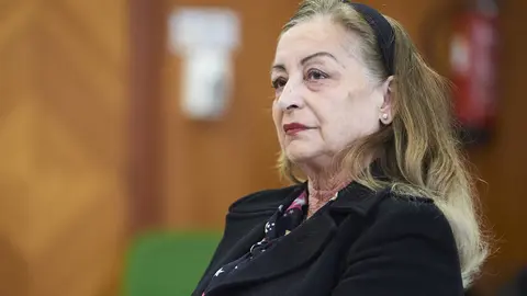 Santander
14/0372023
Tribunal Superior de Justicia de Cantabria

Photo: Cesar Ortiz Gonzalez

RECURSO CONDENADA &ldquo;CRANEO DE CASTRO&rdquo;

La Sala de lo Civil y Penal del Tribunal Superior de Justicia de Cantabria (TSJC) celebrar&aacute; este martes, 14 de marzo, a partir de las 10 horas, la vista para abordar el recurso de apelaci&oacute;n de la condenada por decapitar a su novio en Castro Urdiales.

   La Audiencia Provincial impuso el pasado diciembre a la acusada, Carmen Merino, 15 a&ntilde;os de c&aacute;rcel por un delito de homicidio, por la muerte de su pareja, Jes&uacute;s Mar&iacute;a Baranda, cuyo cr&aacute;neo apareci&oacute; en 2019 dentro de un paquete que ella entreg&oacute; meses antes a una amiga suya para que se lo guardase en su casa, alegando que escond&iacute;a juguetes sexuales.

   En la vista de este martes, la defensa expondr&aacute; sus argumentos para tratar de obtener una sentencia absolutoria, mientras que la fiscal&iacute;a y la acusaci&oacute;n particular informar&aacute;n sobre los mismos.