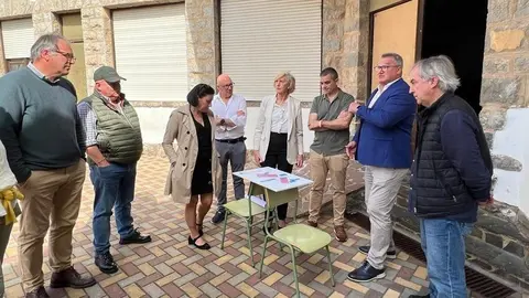 12.30 Antiguas Escuelas de Potes. La consejera de Educaci&oacute;n, Marina Lomb&oacute;, presenta el nuevo proyecto de ampliaci&oacute;n de la oferta educativa de FP en Potes. 29 MARZO 2023 &copy; Oficina de comunicaci&oacute;n