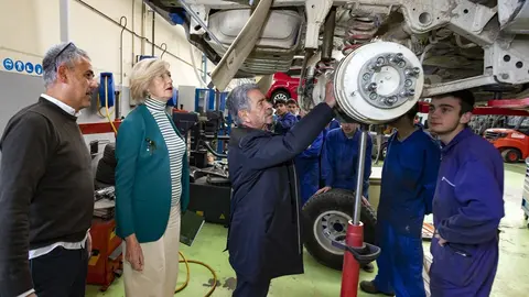 10:00 horas. Francisco Rivas Moreno, 2. Santander
El presidente de Cantabria, Miguel &Aacute;ngel Revilla, y la consejera de Educaci&oacute;n y Formaci&oacute;n Profesional, Marina Lomb&oacute;, visitan las obras del Centro Integrado de Formaci&oacute;n Profesional n&ordm;1.
