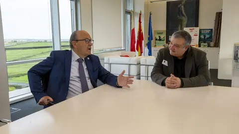 09:00 horas. Despacho del consejero de Industria, Turismo, Innovaci&oacute;n, Transporte y Comercio
El consejero de Industria, Turismo, Innovaci&oacute;n, Transporte y Comercio, Javier L&oacute;pez Marcano, se entrevista con el presidente de la Asociaci&oacute;n de Hosteler&iacute;a, Javier Bedia. 11 ABRIL 2023 &copy; Miguel De la Parra