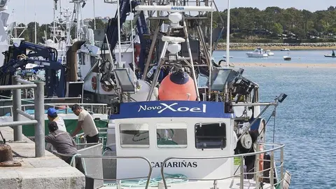 EuropaPress_5147366_El_barco_gallego_del_que_un_pescador_cayo_al_mar_y