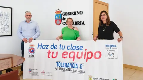 12:00 horas. Despacho de la consejera de Presidencia, Interior, Justicia y Acci&oacute;n Exterior. La consejera de Presidencia, Interior, Justicia y Acci&oacute;n Exterior, Paula Fern&aacute;ndez, se re&uacute;ne con representantes de la Asociaci&oacute;n Tolerancia Cero al Bullying de Cantabria. 3 de mayo de 2023 &copy; Ra&uacute;l Lucio