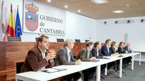 11:15 horas. Sal&oacute;n de actos de la Consejer&iacute;a de Desarrollo Rural, Ganader&iacute;a, Pesca, Alimentaci&oacute;n y Medio Ambiente (planta cero)
El consejero de Desarrollo Rural, Ganader&iacute;a, Pesca, Alimentaci&oacute;n y Medio Ambiente, Guillermo Blanco, se re&uacute;ne con representantes del sector primario (agricultura, ganader&iacute;a, pesca&hellip;) para analizar la situaci&oacute;n del sector.