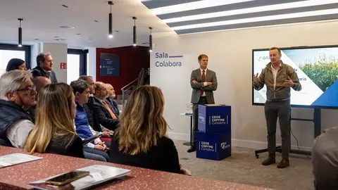 11:00 horas. Sede CEOE-CEPYME, C/Tres de Noviembre,3. Santander
El consejero de Desarrollo Rural, Ganader&iacute;a, Pesca, Alimentaci&oacute;n y Medio Ambiente, Guillermo Blanco, inaugura la Jornada del `Plan Estrat&eacute;gico de Competitividad del Sector Agroalimentario C&aacute;ntabro&rsquo;