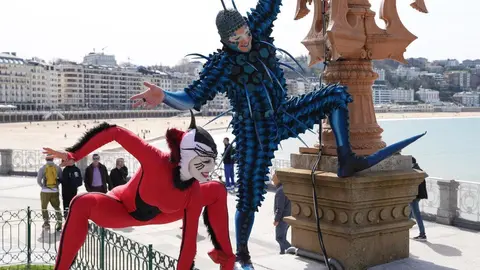 Cirque du Soleil en Donosti. 
Han intervenido Marisol Garmendia (Ayto), Janie Mallete y Sveltana Delous y Jorn de Laender (artistas)