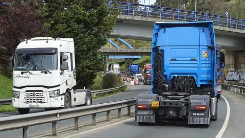 Manifestacion de transportistas, entre Santander y Torrelavega.
21/3/22 Saantander-Torrelavega

FOTOGRAFIA: JUAN MANUEL SERRANO ARCE
