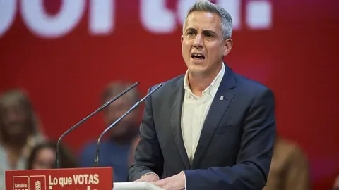 EuropaPress_5217373_El_candidato_del_PSOE_a_la_Presidencia_de_Cantabri