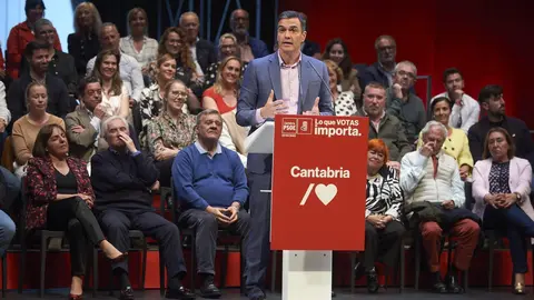 EuropaPress_5217368_El_presidente_del_Gobierno_y_secretario_general_de