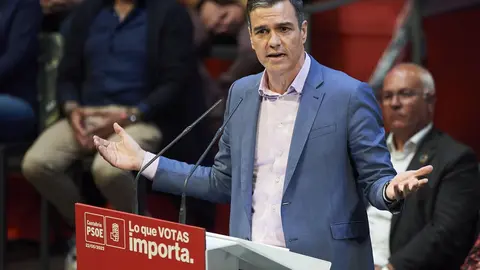 EuropaPress_5217362_El_presidente_del_Gobierno_y_secretario_general_de