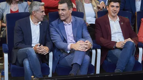 EuropaPress_5217358_ID_El_candidato_del_PSOE_a_la_Presidencia_de_Ca