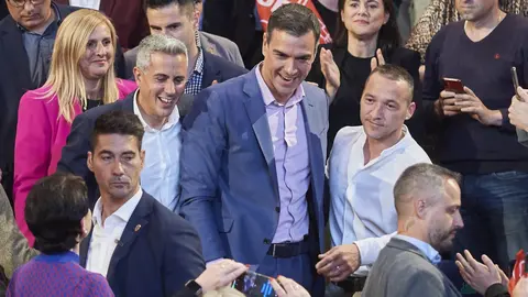 EuropaPress_5217068_El_secretario_general_del_PSOE_y_presidente_del_Go