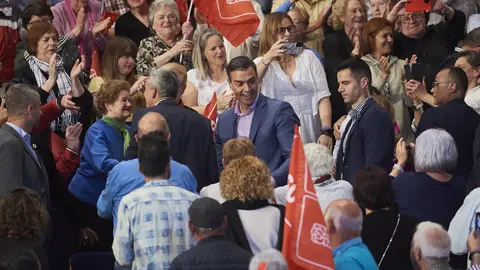 EuropaPress_5217065_El_secretario_general_del_PSOE_y_presidente_del_Go