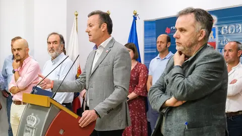 12:45 horas. Sala de Prensa del Gobierno. El consejero de Desarrollo Rural, Ganader&iacute;a, Pesca, Alimentaci&oacute;n y Medio Ambiente, Guillermo Blanco, comparece ante los medios de comunicaci&oacute;n tras la reuni&oacute;n con representantes del sector para comunicar pr&oacute;ximas actuaciones para la gesti&oacute;n del lobo en Cantabria. 14 de junio de 2022 &copy; Ra&uacute;l Lucio