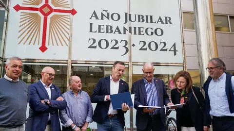 9:15 horas. Sala de prensa del Gobierno de Cantabria
El consejero de Desarrollo Rural, Ganader&iacute;a, Pesca, Alimentaci&oacute;n y Medio Ambiente, Guillermo Blanco, presenta, en rueda de prensa, las estrategias LEADER para el nuevo periodo de la PAC, junto a los presidentes de los Grupos de Acci&oacute;n Local.