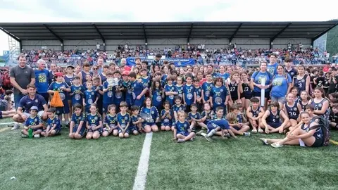 18:00 horas Campo de f&uacute;tbol de Vargas, Puente Viesgo. El consejero de Desarrollo Rural, Ganader&iacute;a, Pesca Alimentaci&oacute;n y Medio Ambiente en funciones, Guillermo Blanco, asiste al VI Torneo Nacional de Balonmano Hierba de Puente Viesgo.10 de junio de 2023 &copy; Ra&uacute;l Lucio