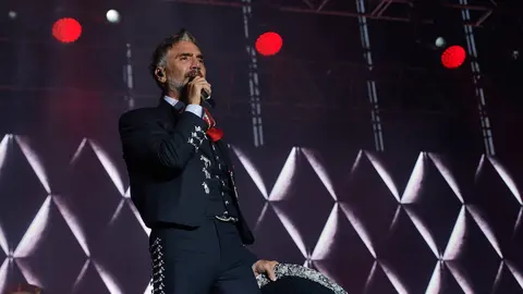 ALEJANDRO FERNÁNDEZ - MÚSICA EN GRANDE 2023 - EL REY LAGARTÓN (16) (1)