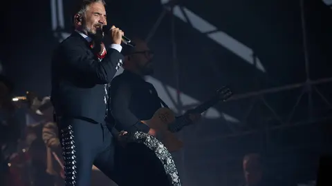 ALEJANDRO FERNÁNDEZ - MÚSICA EN GRANDE 2023 - EL REY LAGARTÓN (20) (1)