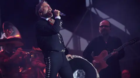 ALEJANDRO FERNÁNDEZ - MÚSICA EN GRANDE 2023 - EL REY LAGARTÓN (21) (1)