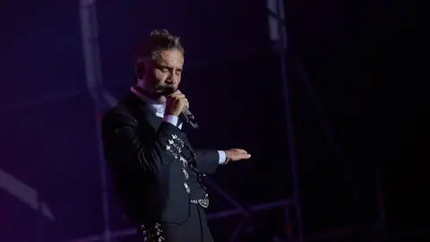 ALEJANDRO FERNÁNDEZ - MÚSICA EN GRANDE 2023 - EL REY LAGARTÓN (52) (1)