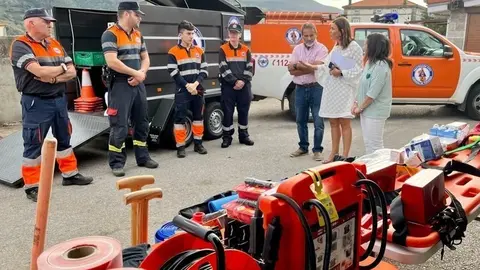 11:30 horas. San Vicente de Toranzo. La consejera de Presidencia, Interior, Justicia y Acci&oacute;n Exterior, Paula Fern&aacute;ndez, entrega nuevos medios a la Agrupaci&oacute;n de Protecci&oacute;n Civil de Corvera de Toranzo.