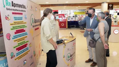 10:30 horas. Carrefour, Pe&ntilde;acastillo
El consejero de Desarrollo Rural, Ganader&iacute;a, Pesca, Alimentaci&oacute;n y Medio Ambiente, Guillermo Blanco, visita la campa&ntilde;a ReAprovecha en este supermercado.
nr
16 jul 21