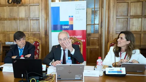 5/7/23  SANTANDER
uimp 
El futuro de la fiscalidad: reflexiones con ocasi&oacute;n de la Presidencia Espa&ntilde;ola de la Uni&oacute;n Europea
Carlos Andradas, Rector MagnIfico de la UIMP; M. Boloqui; Jes&uacute;s Gasc&oacute;n, secretario de Estado de Hacienda;

FOTO: Juan Manuel Serrano Arce

