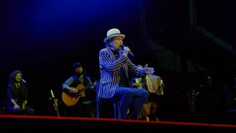 JOAQUÍN SABINA - TORRELAVEGA - EL REY LAGARTÓN (36) (1)