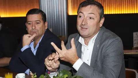 18/01/2014  SANTANDER
EP Rueda de Prensa Racing Santander 
 

 (Dch a Iz) Alfredo Perez, Presidente Racing; Pedro Ortiz  Vice Presidente del Racing

FOTO: JUAN MANUEL SERRANO ARCE
