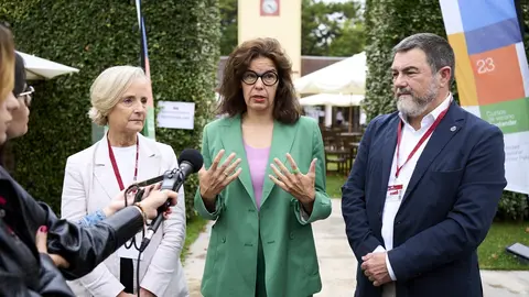 13/7/23  SANTANDER
uimp 
La arquitectura como garante del bienestar y la salud de las personas. Ley de Calidad de la Arquitectura, aplicaci&oacute;n a Santander y su entorno
Marta Vall-Llosera, presidenta del Consejo Superior de los Colegios de Arquitectos de Espa&ntilde;a
Ruth Schagemann, presidenta del Consejo de Arquitectos de Europa
Mois&eacute;s Castro, decano del Colegio Oficial de Arquitectos de Cantabria 



FOTO: Juan Manuel Serrano Arce
