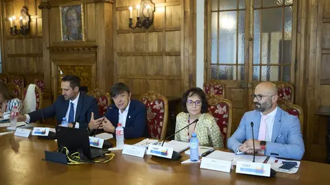 20/7/23  SANTANDER
UIMP 
El Tribunal de Justicia de la UE como garante de una Uni&oacute;n de Derecho (IV Edici&oacute;n)
 Carlos Andradas, Rector MagnIfico de la UIMP; Mar&iacute;a Lourdes Arastey Sah&uacute;n, Jueza del Tribunal de Justicia de la UE; Julia Fern&aacute;ndez Santillana, Directora
de Colectivos del Banco Santander; Juan Ignacio Signes de Mesa;  Mart&iacute;n Mart&iacute;nez Navarro

FOTO: Juan Manuel Serrano Arce
