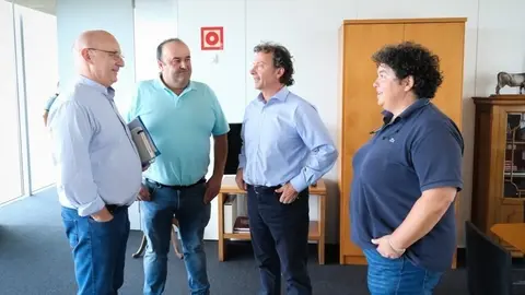 17:30.- Despacho del consejero. El consejero de Desarrollo Rural, Ganader&iacute;a, Pesca y Alimentaci&oacute;n, Pablo Palencia, se re&uacute;ne con la cooperativa Valles Unidos. 3 de agosto de 2023 &copy; Ra&uacute;l Lucio