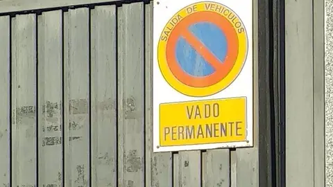 17-11-2021 Vado en Getafe..

El Pleno municipal de Getafe aprobar&aacute; este viernes la nueva ordenanza municipal reguladora de vados para el acceso de veh&iacute;culos, que establecer&aacute; multas de hasta 3.000 euros.

POLITICA 
