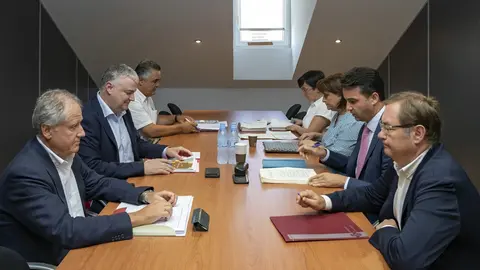 12:00.- Edificio de Piedra (5&ordf; planta)
El consejero de Econom&iacute;a, Hacienda y Fondos Europeos, Luis &Aacute;ngel Ag&uuml;eros, preside el Consejo Ejecutivo del ICAF.
