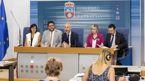 11:30 horas. Sala de Prensa del Gobierno
El consejero de Educaci&oacute;n, Formaci&oacute;n Profesional y Universidades, Sergio Silva, presenta el inicio de Curso Escolar 2023-2024. 
La comparecencia podr&aacute; seguirse en streaming a trav&eacute;s de las redes sociales del Gobierno de Cantabria Facebook y YouTube y, adem&aacute;s, habr&aacute; cobertura de nota, foto, sonido y v&iacute;deo. 
