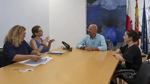 13:00.- Despacho del consejero
El consejero de Salud, C&eacute;sar Pascual, recibe a Federaci&oacute;n de Asociaciones de Personas Sordas en Cantabria (Fescan).
